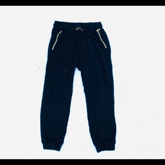 Adorable Elf tea shirt and black joggers! - Picture 3 of 3